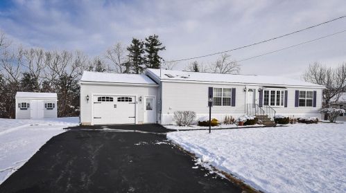 7 Willow Ln, Hampstead, NH 03841-5162