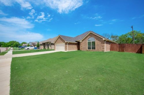 1419 Still Meadow Dr, Kaufman, TX
