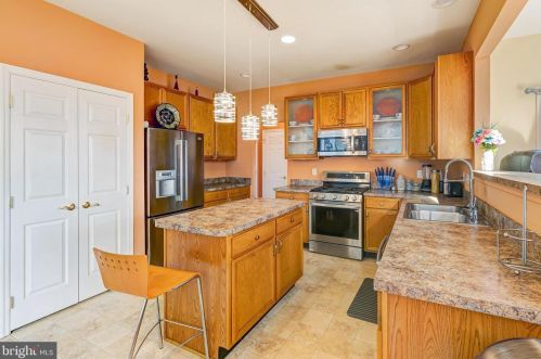 515 Florence Fields Ln, New Castle DE  19720-8752 exterior