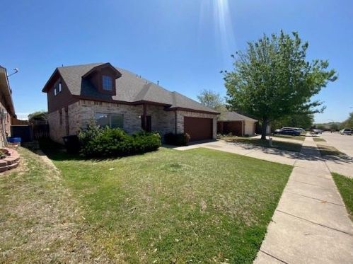 6052 Horn Cap Dr, Fort Worth, TX 76179-7388