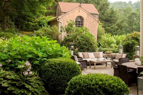 243 Bee Brook Rd, Washington Depot CT  06777-1910 exterior