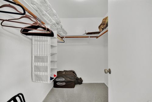 311 Edgewood Dr, Vacaville CA  95688-3602 exterior