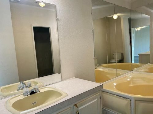 107 Appaloosa Dr, Uhland TX  78640-9104 exterior