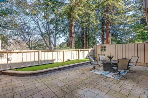 5213 Springdale Ave, Pleasanton CA 94588-3644 exterior