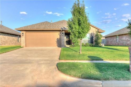 1104 Laurel Creek Dr, Yukon, OK 73099-5832