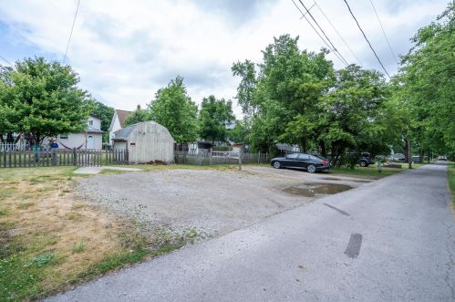 737 Leesburg Ave, Washington Ch OH  43160-1251 exterior