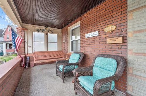 1685 Henrici St, Ambridge, PA 15003-2286