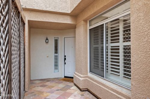 625 Jubilee Ln, Simi Valley, CA 93065-7093