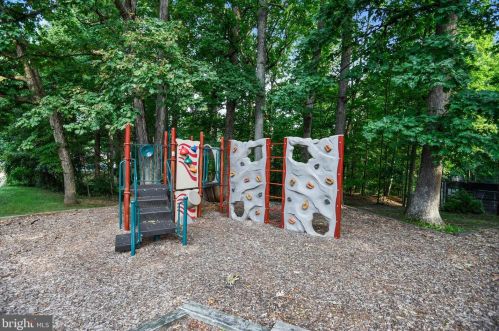 8336 Forrester Blvd, Springfield VA  22152-1702 exterior