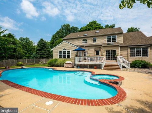 49 Yarmouth Ln, Downingtown PA  19335-1556 exterior