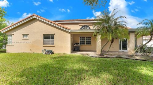 925 202nd Ave, Hollywood FL  33029-3442 exterior
