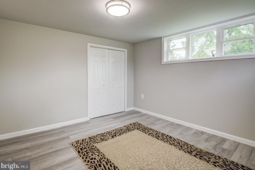 8813 Lagrange St, Lorton VA 22079-1643 exterior