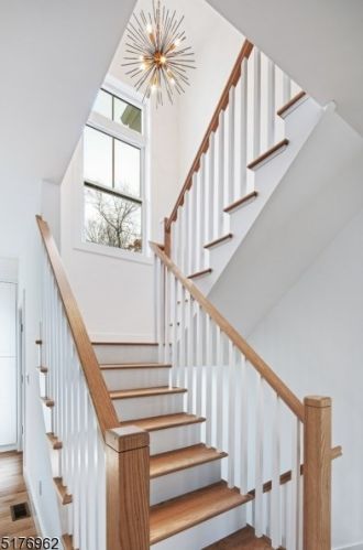 38 Old Smalleytown Rd, Warren NJ  07059-5446 exterior