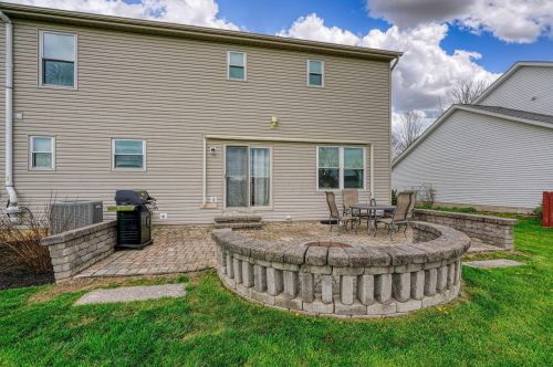 27 Glengary Dr, Delaware OH  43015-7615 exterior