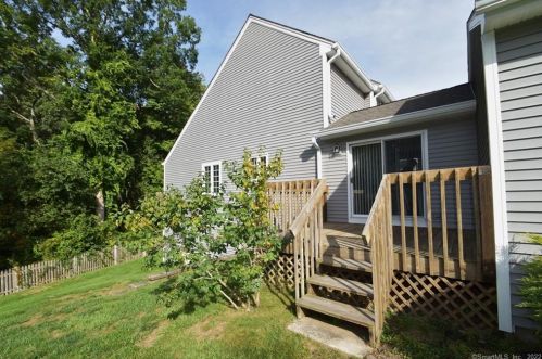 26 Suffolk Rd, South Glastonbury, CT 06073-2625