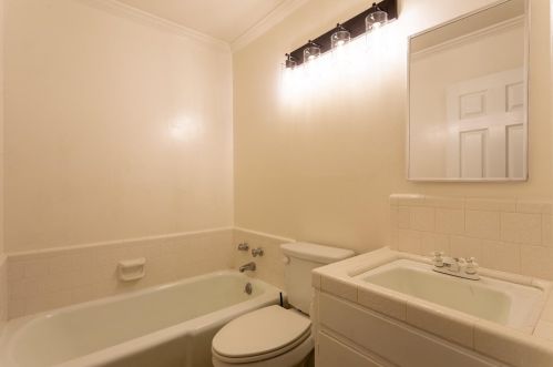 827 Grant Ave, Manteca CA  95336-3727 exterior