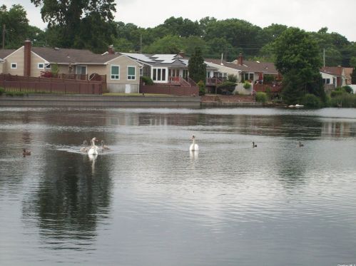 2254 Merokee Pl, North Bellmore NY  11710-3324 exterior