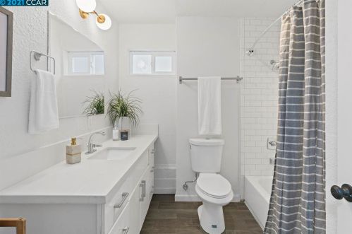 1470 12th St, Oakland CA 94607-2048 exterior