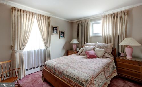 848 Woodlawn Dr, Lansdale PA  19446-4516 exterior