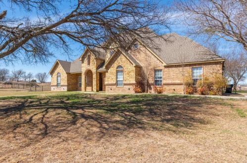 7601 Farris Way, Fort Worth, TX 76126-8382