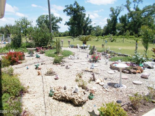 4883 Davis Dr, Marianna FL  32446-6343 exterior