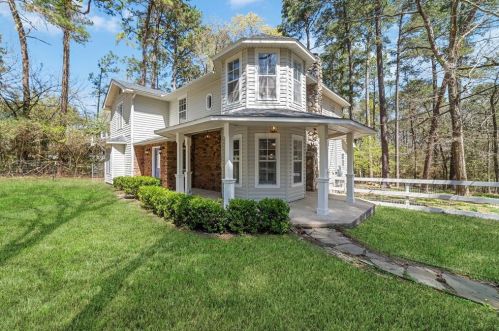 28 Stony Creek Dr, Conroe TX  77384-3156 exterior