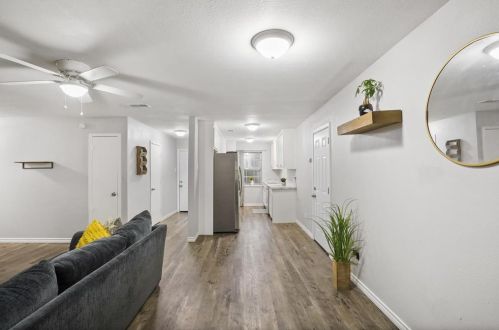 806 Gallant Fox Dr, Dallas TX  75211-6928 exterior