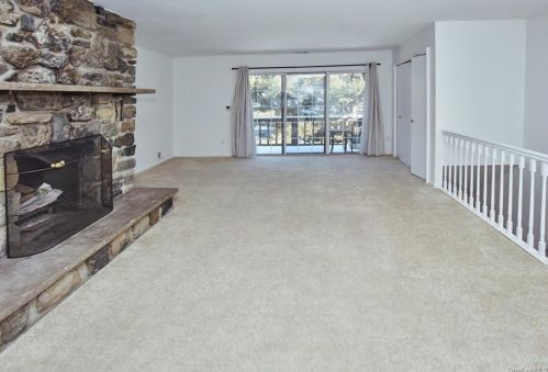 28 Homestead Village Dr, Warwick NY  10990-4210 exterior