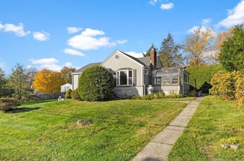 4 Pleasant Rise Cir, Brookfield Center, CT 06804-2109