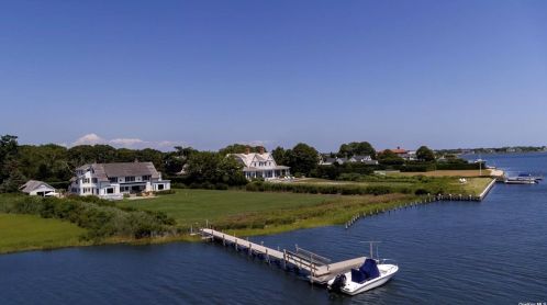 35 Homans Ave, West Hampton Beach, NY 11978-2406