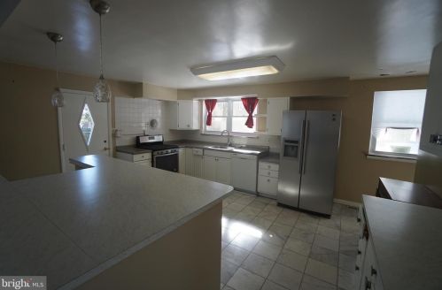 22 Parkview Rd, Cheltenham, PA 19012-1815