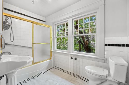 372 Ogden St, Denver CO 80218-3812 exterior