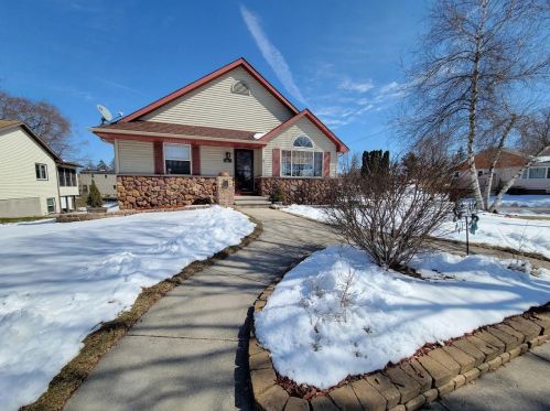 601 Cedar St, Horicon, WI 53032-1042