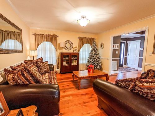 16 Lodge Ln, Miller Place NY  11764-1912 exterior