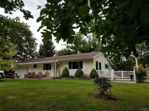 11243 Slade Rd, Medina, NY 14103-9455