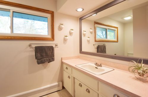 720 Sweetbriar Dr, Waukesha WI  53186-6717 exterior