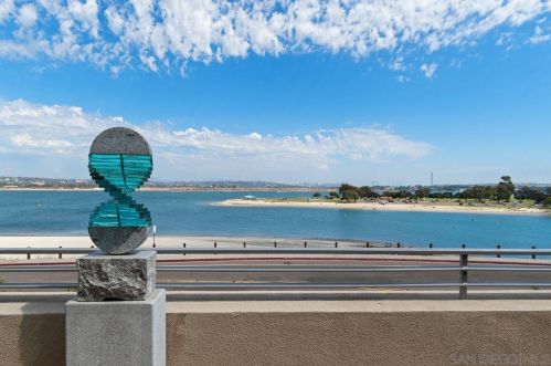 3328 Crown Pt Dr, San Diego CA 92109-6711 exterior