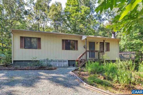 8 Evergreen Ln, Bybee, VA 22963-3050