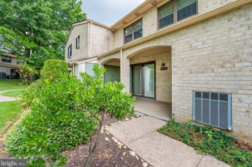2870 Aronimink Pl, Macungie, PA 18062-1467