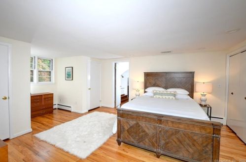 239 Rocks Rd, Norwalk CT  06851-1117 exterior