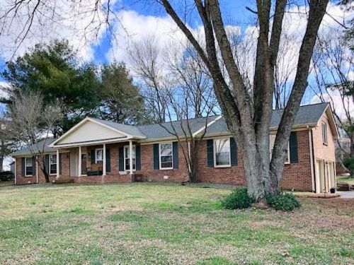 2209 Oakwood Dr, Franklin, TN 37064-4917