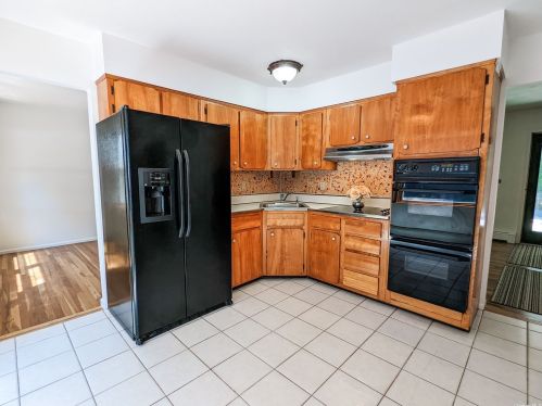 17 Torwood Ct, Huntington Station NY  11746-3811 exterior