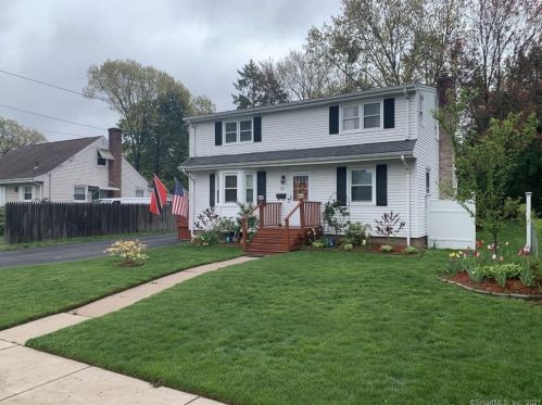 72 Linnmore Dr, Manchester, CT 06040-3814