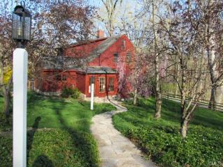 180 St, Bridgeport CT  06611-5152 exterior