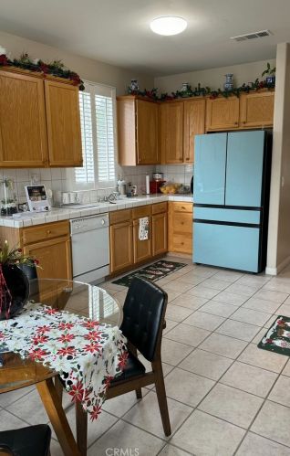 10017 Timeless Rose Ct, Bakersfield CA  93311-3730 exterior