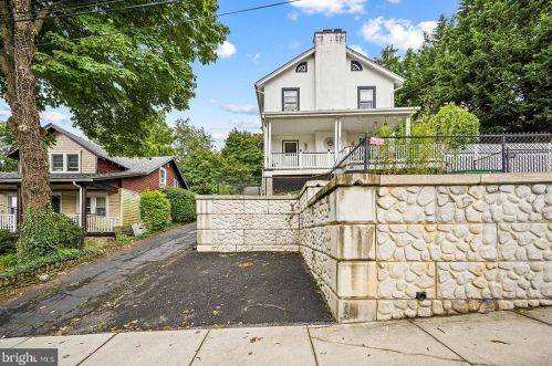 492 Grant Ave, Willow Grove, PA 19090-2630