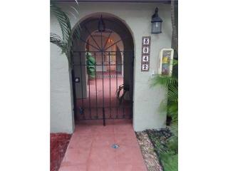3842 Alcantara Ave, Miami, FL 33178-2346