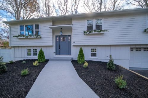 22 Bow Run, South Kingstown RI  02874-2471 exterior