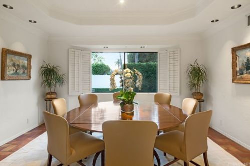 5242 Amestoy Ave, Van Nuys CA 91406-2112 exterior