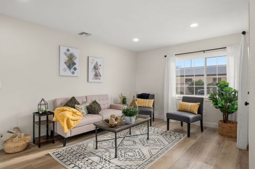 2485 Grandeur Ave, Altadena CA  91001-5548 exterior